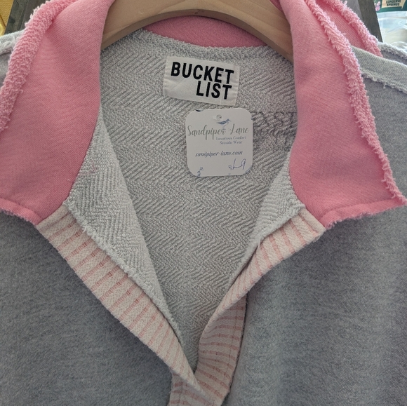 BUCKETLIST Women's Sweatshirt in Gray and Pink Terry Cloth Rough  Edge Collar. - Picture 2 of 5